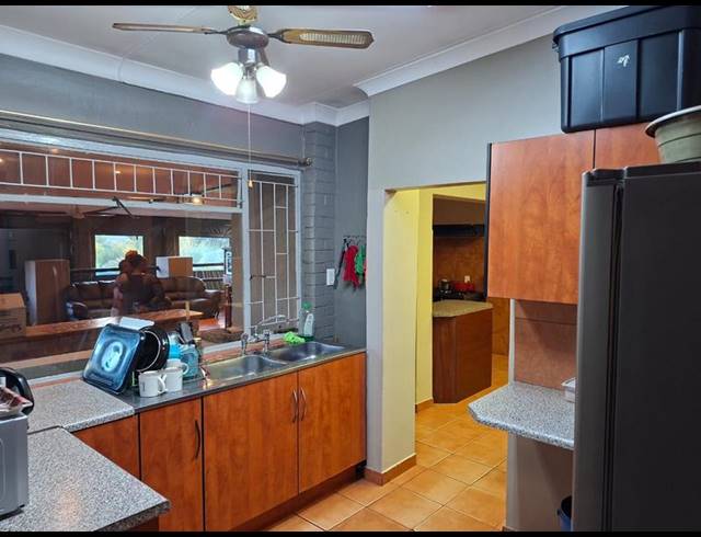 4 BEDROOM HOUSE FOR SALE IN MOUNTAIN VIEW